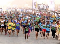 10-km-mahila-1