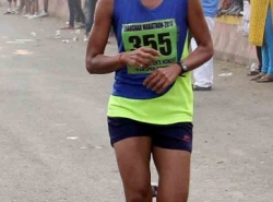 10-km-mahila-3